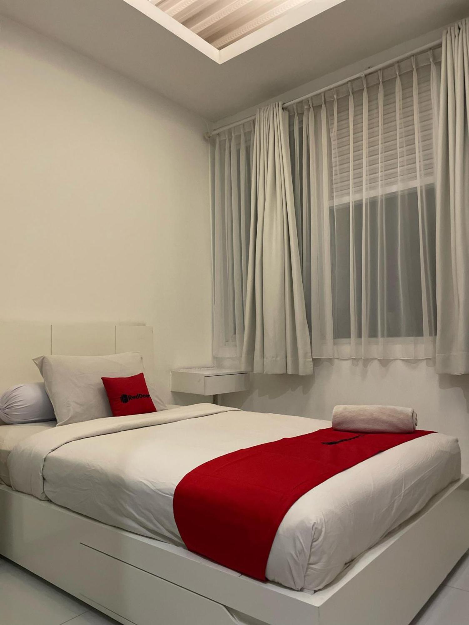 Reddoorz Plus Near Parahyangan University Bandung Dış mekan fotoğraf