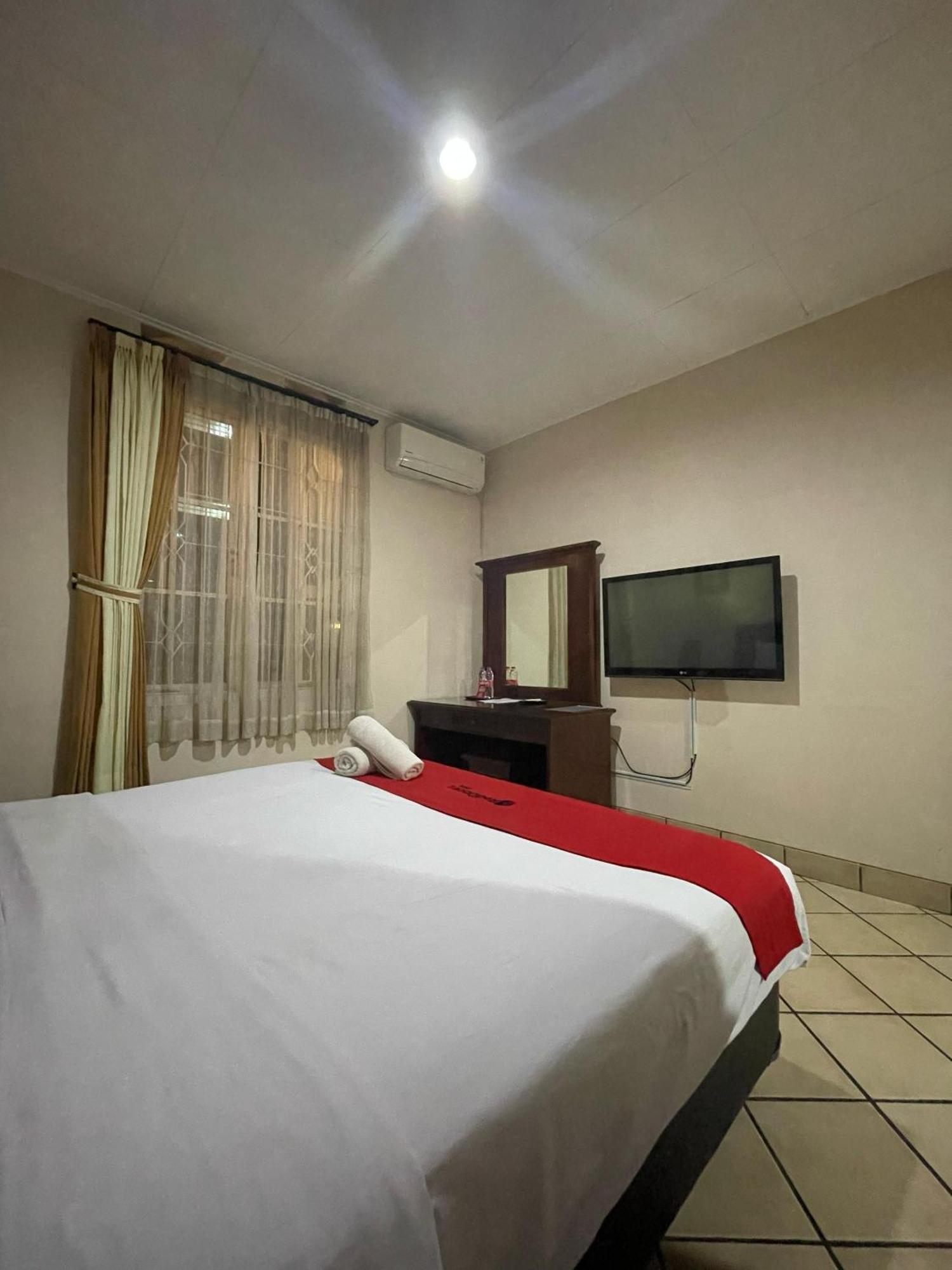Reddoorz Plus Near Parahyangan University Bandung Dış mekan fotoğraf